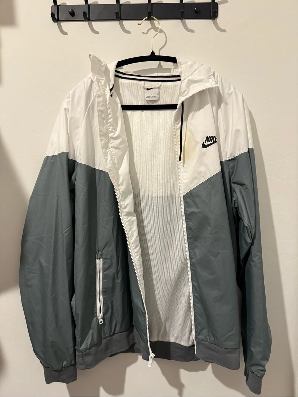 Nike Men’s White and Gray Hooded Windbreaker Jacket